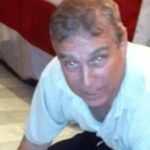 Foto do príncipe Andrew vista no último lançamento de arquivo de Epstein