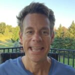 Uma foto de vigilância tirada por agentes da HSI mostrando a casa de Bryan Fleming em Michigan.