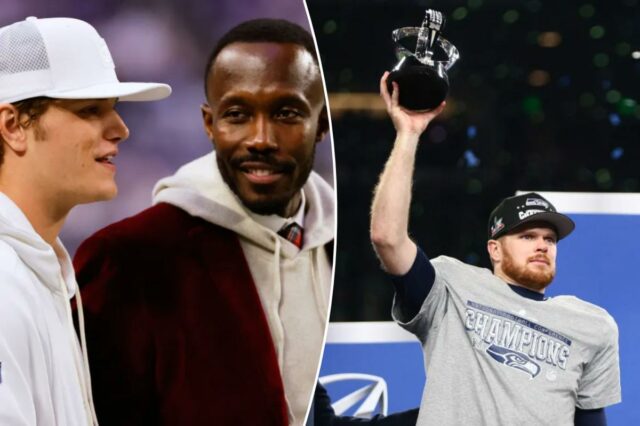 O gerente geral do Minnesota Vikings, Kwesi Adofo-Mensah, à direita, fala com o quarterback JJ McCarthy.