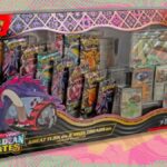 Ganhe $ 45 de desconto no Pokémon TCG: Paldean Fates Great Tusk ex e Iron Threads ex Premium Collection