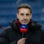 Gary Neville trabalhando no Villa Park