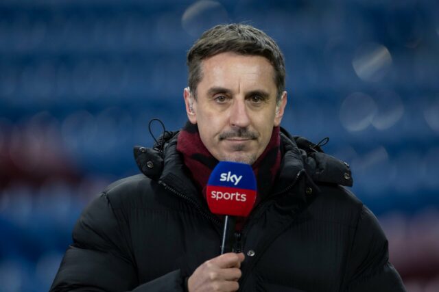 Gary Neville acha que Michael Carrick já fez algo muito Gary Neville trabalhando no Villa Park