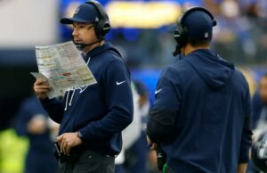 Giants entrevistam o coordenador em rápida ascensão dos Seahawks, Klint Kubiak, enquanto a busca por treinador esquenta Klint Kubiak é o coordenador ofensivo dos Seahawks.