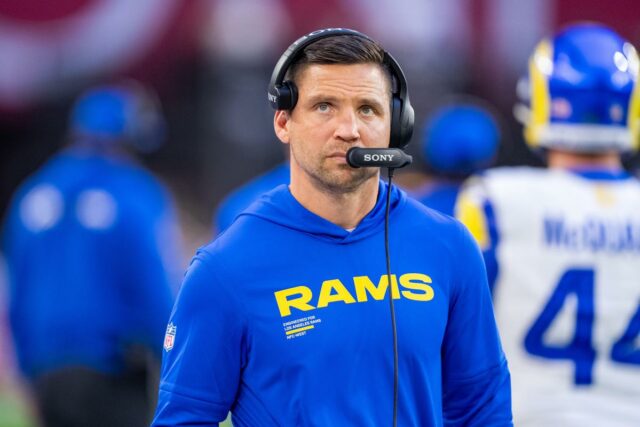 Giants solicitam entrevista com o coordenador defensivo do Rams, Chris O coordenador defensivo do Rams, Chris Shula.
