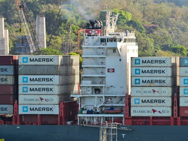 Gigante naval Maersk assumirá os portos do Canal do Panamá Gigante naval Maersk assumirá os portos do Canal do Panamá após decisão judicial