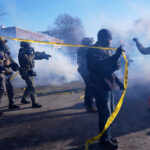 Governador republicano defende abusos do ICE da maneira mais estúpida possível