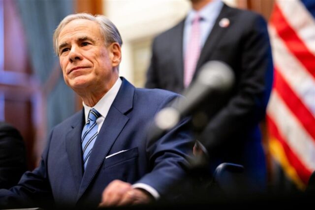 Greg Abbott reage aos protestos do ICE no Texas Greg Abbott reage aos protestos do ICE no Texas