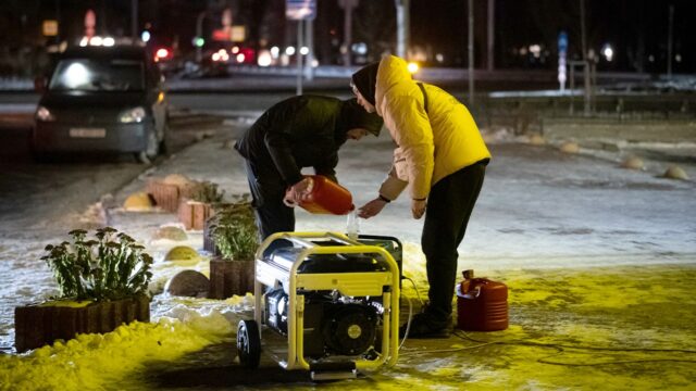 Greve de inverno russa deixa quase 800 mil casas sem energia e aquecimento na região de Dnipro, na Ucrânia
