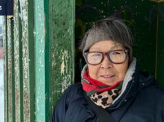 Groenlandeses dizem a Trump ‘absolutamente insano’ o que eles realmente pensam Trabalhador de mercearia Aviaq Fontain Markussen, 18 anos, em Nuuk.