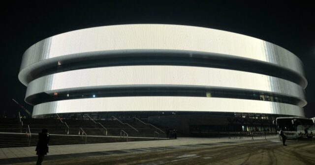 GettyImages-2254827331 Guarda no canteiro de obras dos Jogos Olímpicos de Inverno morre em temperaturas abaixo de zero