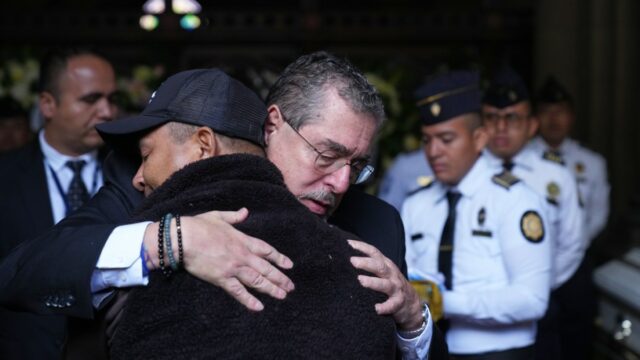 Guatemala lamenta 10 policiais mortos por gangsters em meio a estado de emergência
