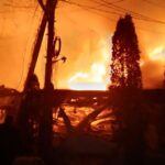 Nesta fotografia tirada e divulgada pelo serviço de imprensa da 65ª Brigada Mecanizada das Forças Armadas Ucranianas em 1º de janeiro de 2026, a recruta ucraniana Tetiana (R), de 20 anos, participa de um treinamento militar básico em um local não revelado na região de Zaporizhzhia, em meio à invasão russa da Ucrânia. (Foto de Andriy Andriyenko / 65ª Brigada Mecanizada das Forças Armadas Ucranianas / AFP) / XGTY / RESTRITO AO USO EDITORIAL - CRÉDITO OBRIGATÓRIO