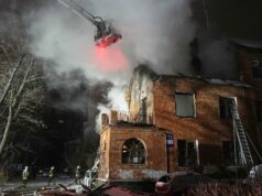 Guerra Rússia-Ucrânia: lista dos principais eventos, dia 1.415 Um edifício na Ucrânia é destruído por um ataque russo.