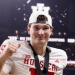 Fernando Mendoza, finalista do Troféu Heisman, reage à entrevista viral pós-jogo