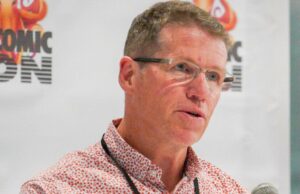 Guy Moon, compositor indicado ao Emmy dos amados programas de animação da Nickelodeon, morre aos 63 anos Guy Moon, compositor indicado ao Emmy dos amados programas de animação da Nickelodeon, morre aos 63 anos