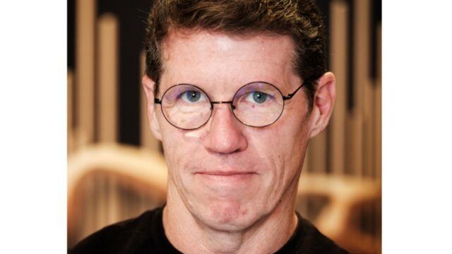 Guy Moon, compositor veterano por trás de 'The Fairly OddParents' Guy Moon, compositor veterano por trás de 'The Fairly OddParents' e 'Danny Phantom', morre aos 63 anos