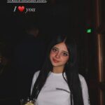 A filha de Nicole Richie, Harlow, agora usa seu nome do meio, Kate, e adota uma nova cor de cabelo