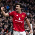Harry Maguire comemora gol pelo Manchester United.