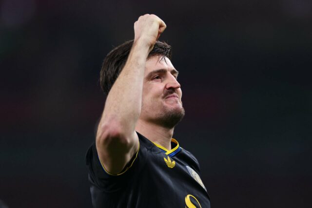 Harry Maguire comemora gol pelo Manchester United.