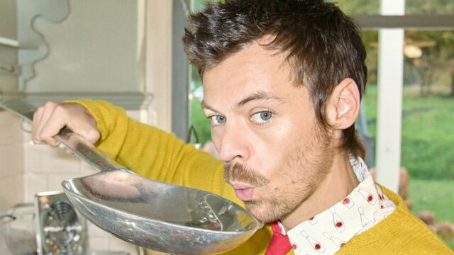 Harry Styles adiciona mais datas de turnê em Londres, quebrando recordes do Estádio de Wembley estabelecidos por Coldplay e Taylor Swift
