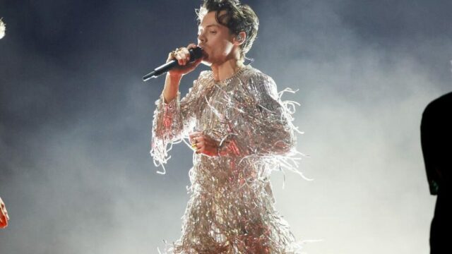 Harry Styles chega à pista de dança com novo single Harry Styles chega à pista de dança com novo single ‘Aperture’