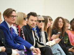 Harry Styles tem estado ocupado vivendo. Agora há novo single, álbum e 30 datas de turnê em Nova York Harry Styles tem estado ocupado vivendo. Agora há novo single, álbum e 30 datas de turnê em Nova York