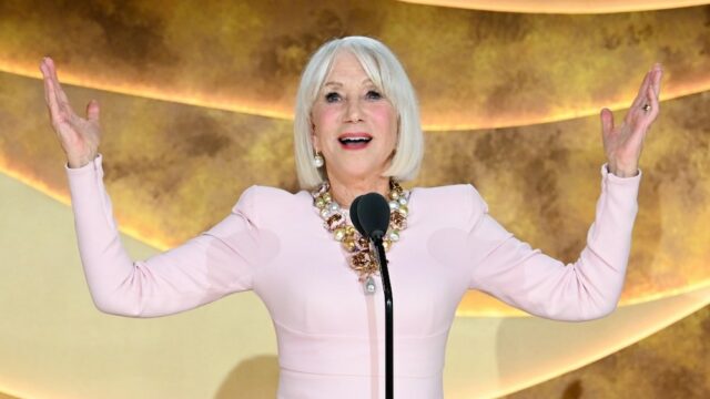 Helen Mirren agradece ao Globo de Ouro por 'Duas bolas grandes - que, como você pode imaginar, realmente me ajudaram em minha carreira'
