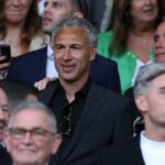 Henrik Larsson comemora gol pelo Manchester United