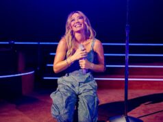 Hilary Duff dá dicas sobre a próxima turnê mundial em show esgotado em Los Angeles Hilary Duff dá dicas sobre a próxima turnê mundial em show esgotado em Los Angeles