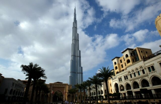 Hoje na História: 4 de janeiro, Burj Khalifa, a estrutura Hoje na História: 4 de janeiro, Burj Khalifa, a estrutura mais alta do mundo, é inaugurado em Dubai