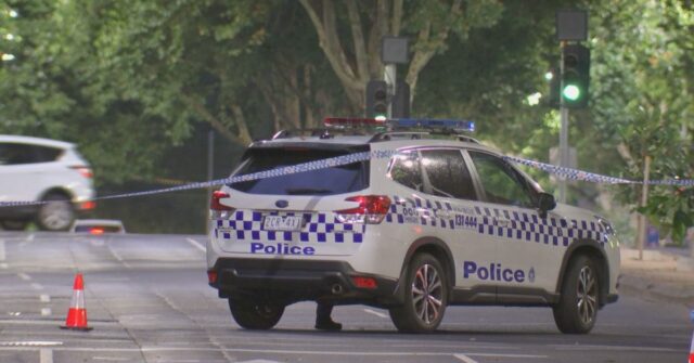 Homem, 19, preso após adolescente ser encontrado mortalmente esfaqueado em CBD
