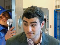 Homem com cortador de pizza supostamente tenta tirar Luigi Mangione da prisão Agente do FBI vai tirar Luigi Mangione da prisão Getty Comp 3