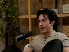 Hudson Williams, do Heated Rivalry, instrui como colocar uma meia peniana hudson-williams-kal-01-27-2026