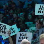 Desenho animado de Mike Luckovich