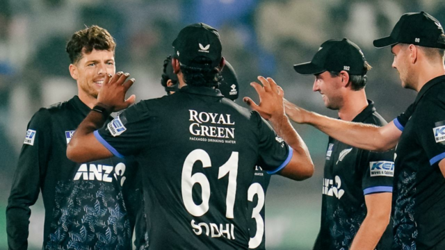 IND vs NZ 4º T20I: Mitchell Santner reivindica três postigos; Kiwis vencem por 50 corridas
