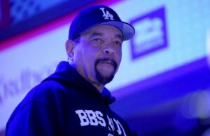 Ice-T mudou a letra de ‘Cop Killer’ para ‘ICE Killer’ porque a América está ‘caminhando para um terreno realmente feio’: ‘Estou apenas protestando’ Ice-T mudou a letra de 'Cop Killer' para 'ICE Killer' porque a América está 'caminhando para um terreno realmente feio': 'Estou apenas protestando'