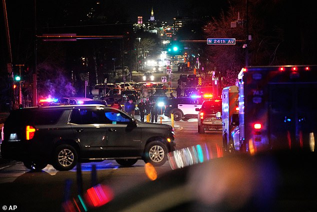 Imigrante ilegal baleado após 'atacar agente do ICE com pá' Imigrante ilegal baleado após 'atacar agente do ICE com pá' enquanto escapava da prisão em Minnesota