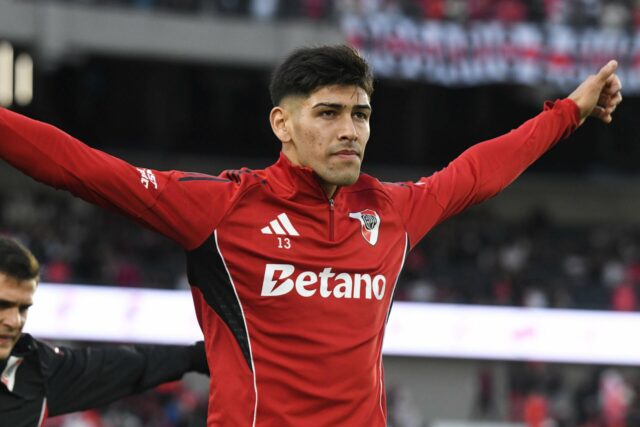 Lautaro Rivero do River Plate em ação