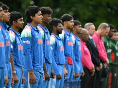 Índia e Bangladesh ignoram aperto de mão em sorteio durante partida da Copa do Mundo Sub-19 Índia e Bangladesh ignoram aperto de mão em sorteio durante partida da Copa do Mundo Sub-19