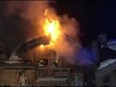 Inferno na estação de esqui enquanto o fogo atinge um hotel 5 estrelas nos Alpes franceses, com centenas de turistas evacuados Centenas de pessoas foram evacuadas depois que um incêndio atingiu um hotel cinco estrelas na estação de esqui de Courchevel, nos Alpes franceses.