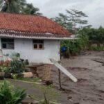 Inundação repentina atinge Bumiayu Brebes, 11 casas arrastadas pelas correntes do rio