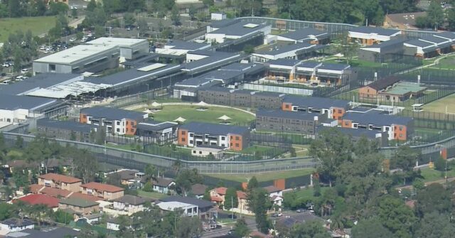 Investigação de assassinato após homem de 51 anos morrer em Investigação de assassinato após homem de 51 anos morrer em centro de detenção de imigração