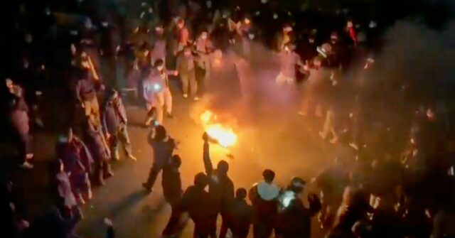 Irã alerta que retaliará se Trump ordenar ataque devido a Irã alerta que retaliará se Trump ordenar ataque devido a protestos