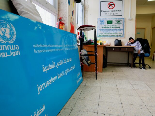 Israel demole edifícios da UNRWA em Jerusalém Oriental ocupada
