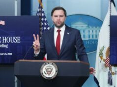 JD Vance anuncia novo cargo de assistente AG com foco em fraudes que afetam os fundos dos contribuintes O vice-presidente JD Vance fala em uma coletiva de imprensa na Casa Branca.