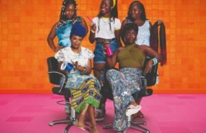 ‘Jaja’s African Hair Braiding’, vencedor do Tony, revela elenco completo para UK Bow (EXCLUSIVO) 'Jaja's African Hair Braiding', vencedor do Tony, revela elenco completo para UK Bow (EXCLUSIVO)