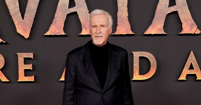 James Cameron conta por que mudou sua família para a Nova Zelândia GettyImages-2251013698