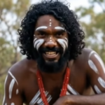 Jarren, também conhecido como Bush Legend Official, é uma falsa representação de um homem indígena.