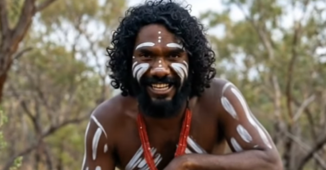 Jarren, também conhecido como Bush Legend Official, é uma falsa representação de um homem indígena.