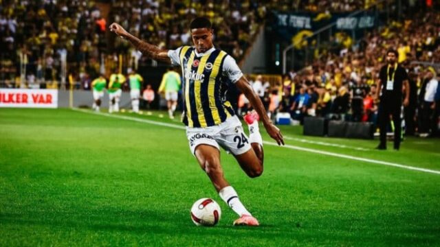 Jogadores de ascendência indonésia levam o Fenerbahçe a vencer a Supercopa da Turquia de 2025
